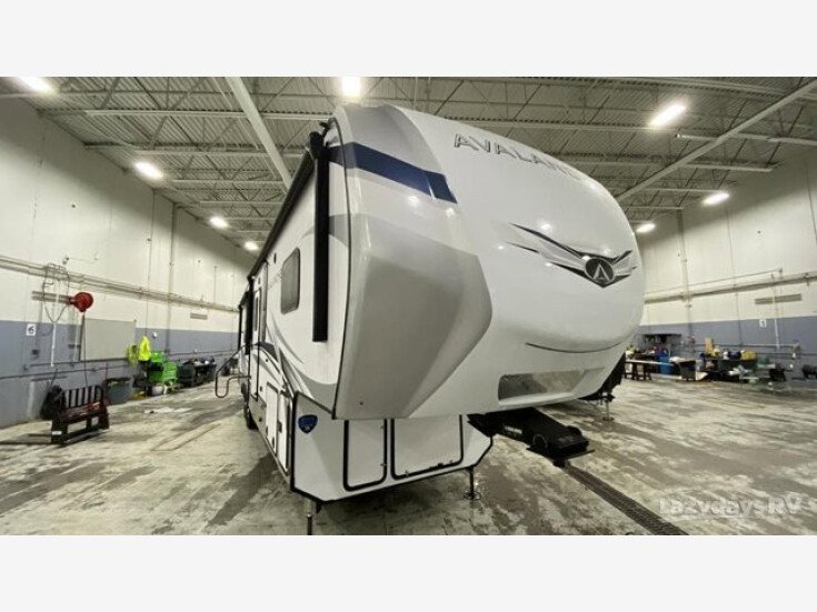 Thumbnail Photo undefined for New 2023 Keystone Avalanche 338GK